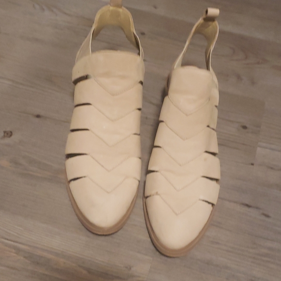 1. State booties - Picture 3 of 5